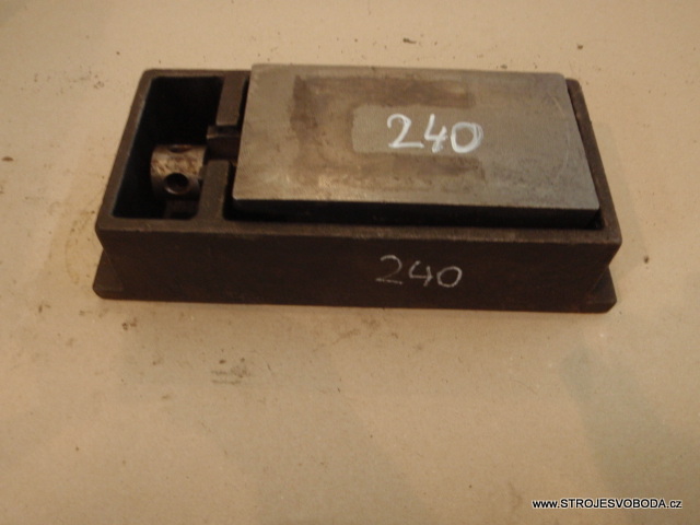 Vyrovnávací klínová stavitelná podložka 300x120x80mm (P2224221.JPG)
